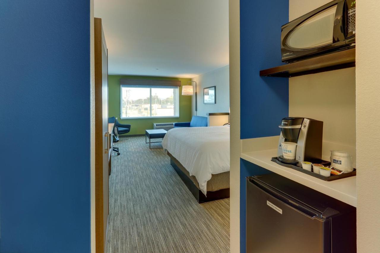 Holiday Inn Express & Suites - Roanoke - Civic Center Exterior foto