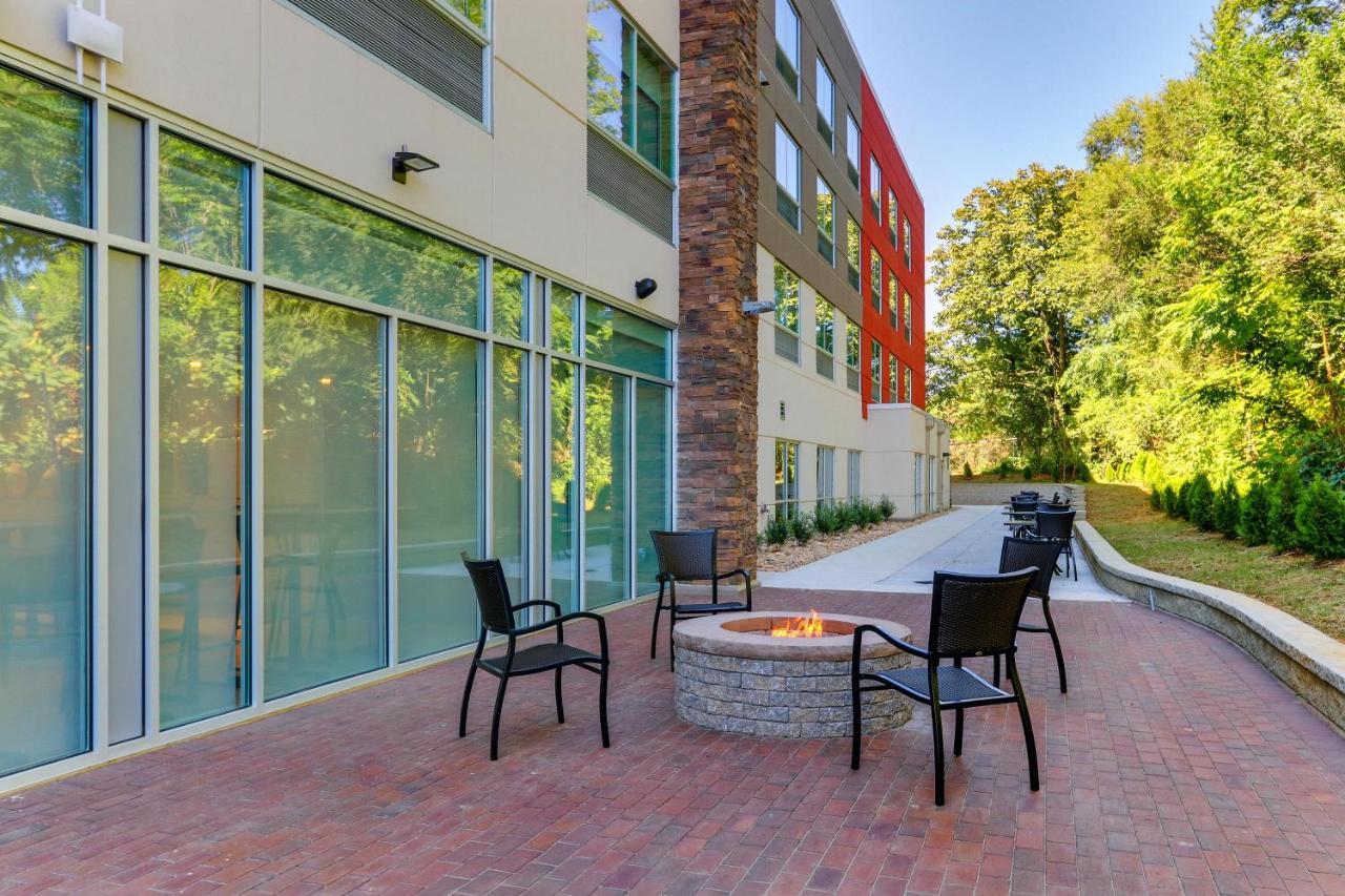 Holiday Inn Express & Suites - Roanoke - Civic Center Exterior foto